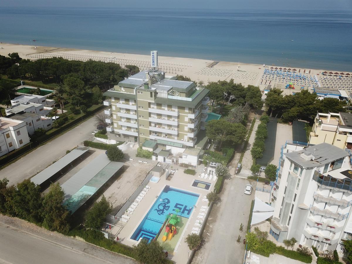Hotel Smeraldo Джулианова Экстерьер фото